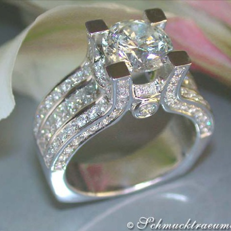 Noble Diamond Solitaire Ring (3,92 ct.)
