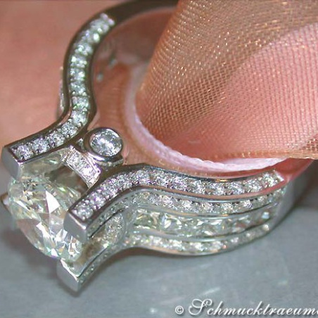 Noble Diamond Solitaire Ring (3,92 ct.)