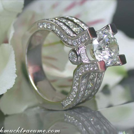 Noble Diamond Solitaire Ring (3,92 ct.)