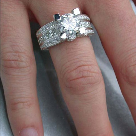 Noble Diamond Solitaire Ring (3,92 ct.)
