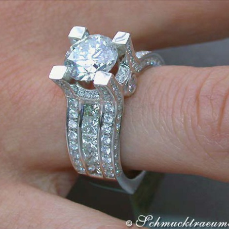 Noble Diamond Solitaire Ring (3,92 ct.)