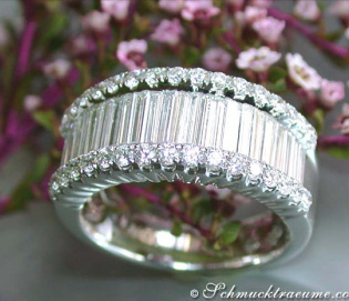 Glorious diamond ring with extra long baguette cut diamonds