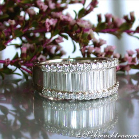 Glorious diamond ring with extra long baguette cut diamonds
