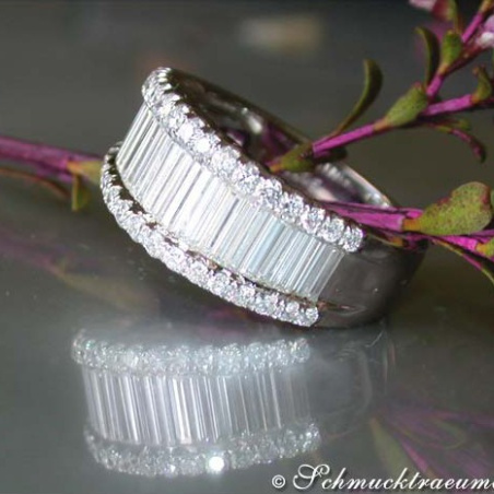 Glorious diamond ring with extra long baguette cut diamonds