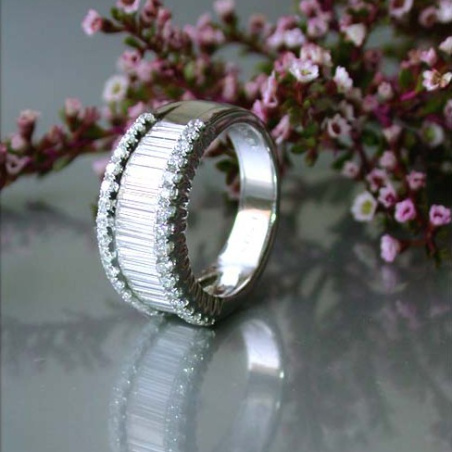 Glorious diamond ring with extra long baguette cut diamonds