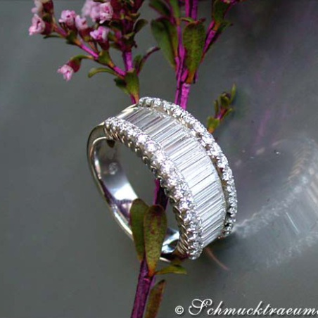 Glorious diamond ring with extra long baguette cut diamonds