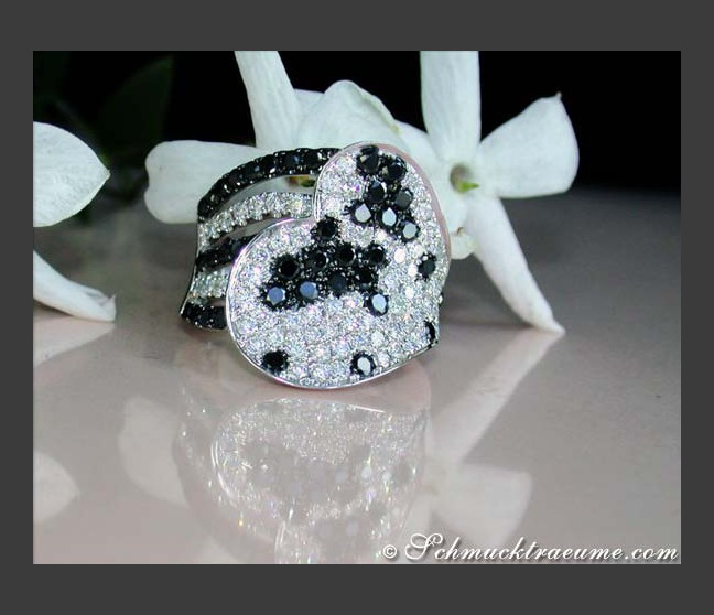 Unusual Black & White Diamond Heart Ring Unusual Black & White Diamond Heart Ring