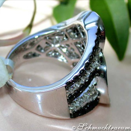 Ausgefallener schwarz weiß Diamanten Ring