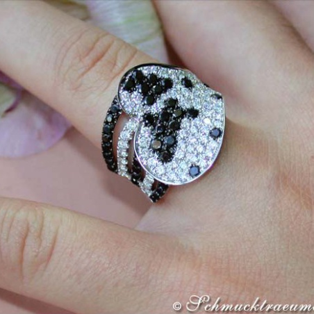 Ausgefallener schwarz weiß Diamanten Ring
