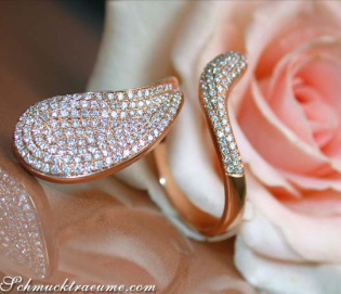 Curved Diamond Ring in Rose Gold 18k