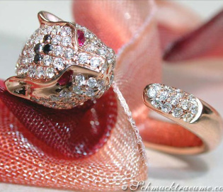 Attractive Panther Ring with Diamonds