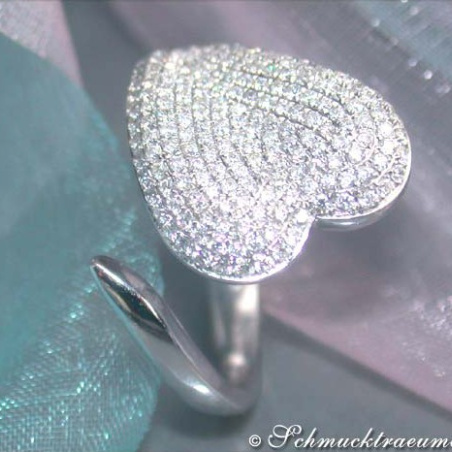 Unusual Diamond Heart Ring in White gold 18k