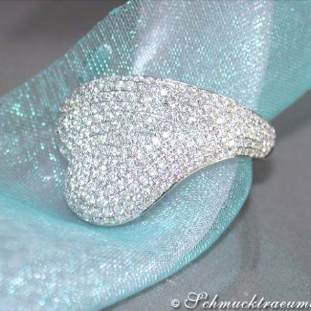 Unusual Diamond Heart Ring in White gold 18k