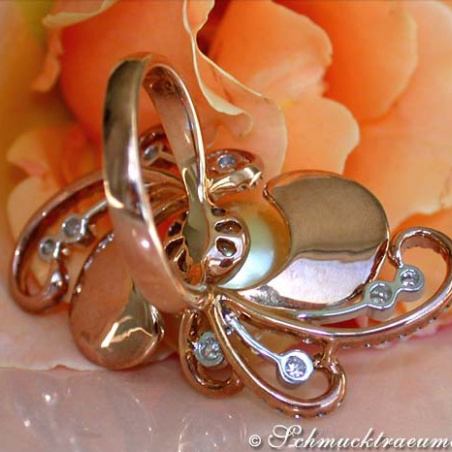 Magnificent Golden Southsea Pearl Ring with Diamonds