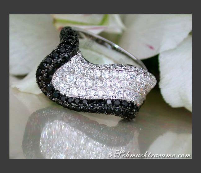 Tremendous Black & White Diamond "Wave" Ring Tremendous Black & White Diamond "Wave" Ring