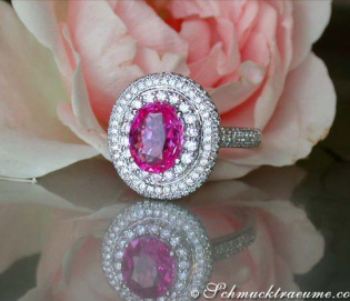 Noble Pink Sapphire Ring with Diamonds