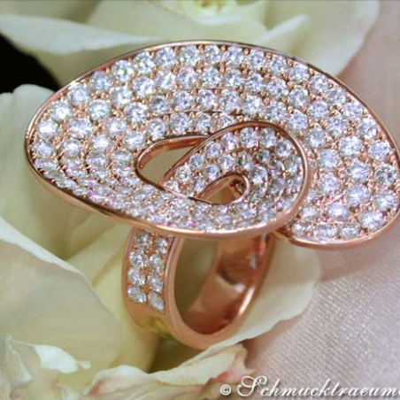 Extravagant Diamond Ring in Rose Gold 18k