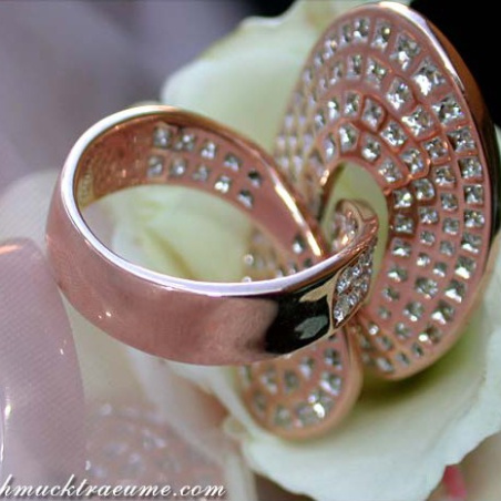 Extravagant Diamond Ring in Rose Gold 18k
