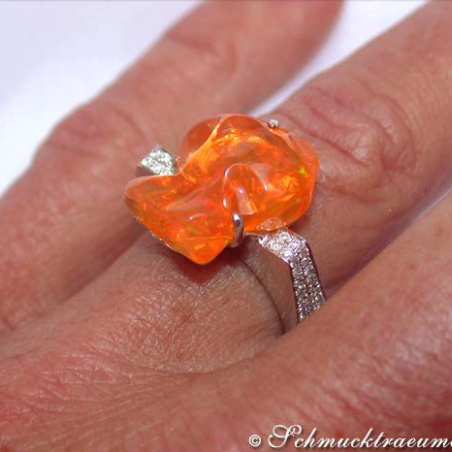 Extravagant Fire Opal Ring with Diamonds
