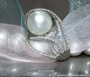 Excellent Southsea Pearl Ring with Diamonds (13 - 14 mm)
