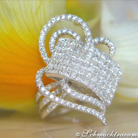 Glorious Princess Diamond Ring
