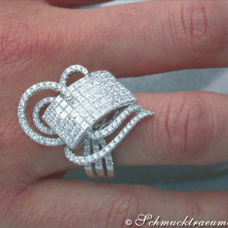 Glorious Princess Diamond Ring
