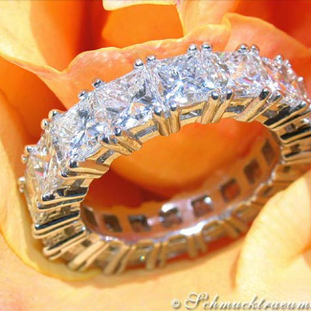 Luxurious Diamond Eternity Ring (9,05 ct.)