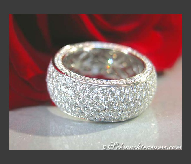 Exclusive Diamond Eternity Ring (4,68 ct.) Exclusive Diamond Eternity Ring (4,68 ct.)