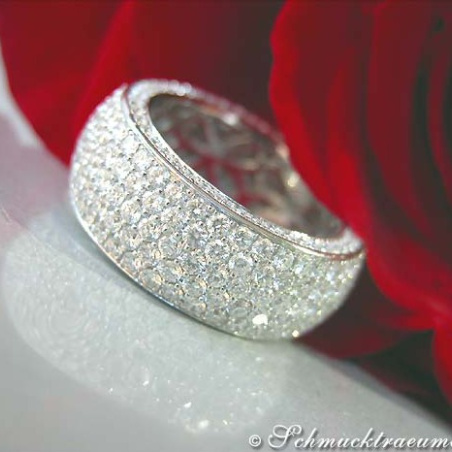 Exclusive Diamond Eternity Ring (4,68 ct.)