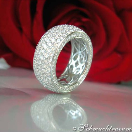 Exclusive Diamond Eternity Ring (4,68 ct.)