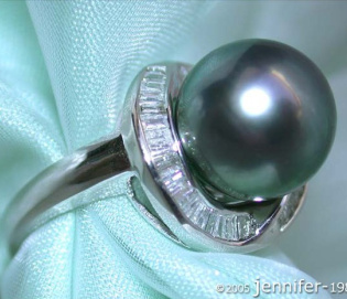 Elegant Tahitian Pearl Ring with Taper Diamonds