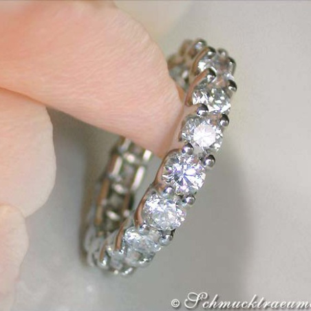 High-end Diamond Eternity Ring