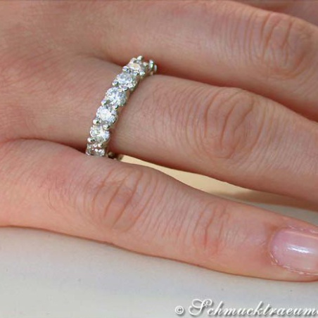 High-end Diamond Eternity Ring