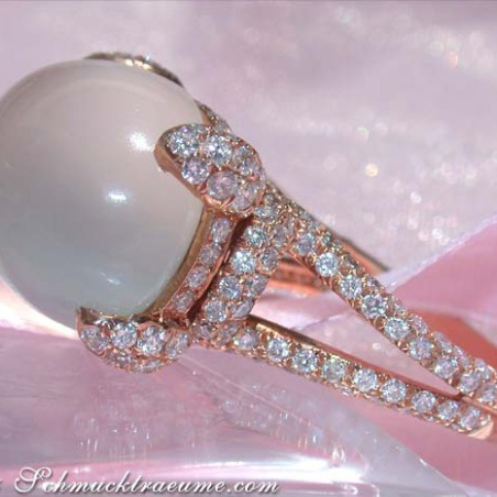 Magnificent Moonstone Ring with Diamonds