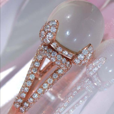 Magnificent Moonstone Ring with Diamonds