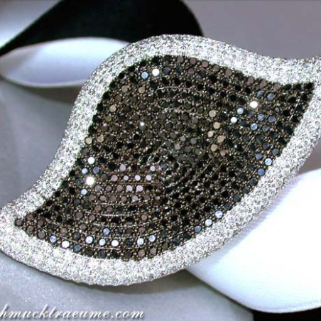 Opulent Black & White Diamond Leaf Style Ring