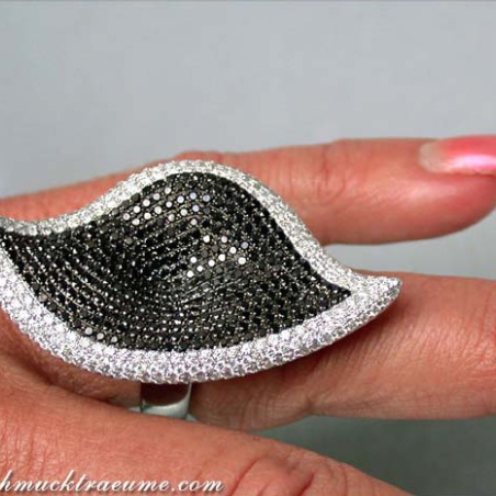 Opulent Black & White Diamond Leaf Style Ring
