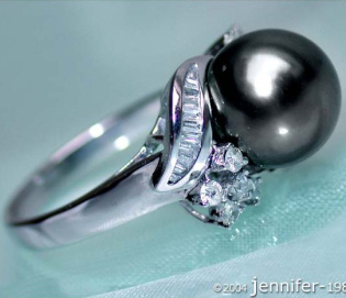 Feminine Tahitian Pearl Ring in Whitegold 18k
