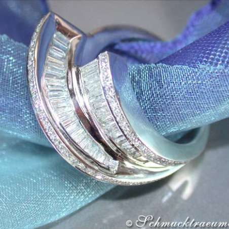 Terrific Diamond Ring in White gold 18k