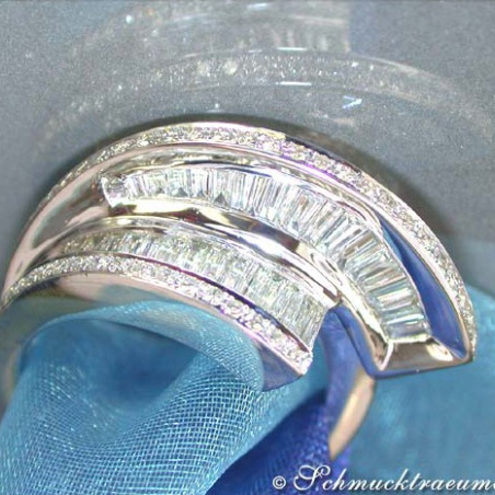 Terrific Diamond Ring in White gold 18k