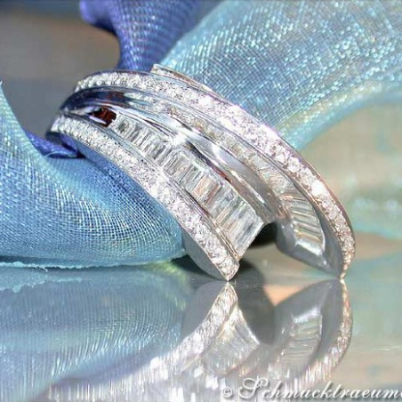 Terrific Diamond Ring in White gold 18k