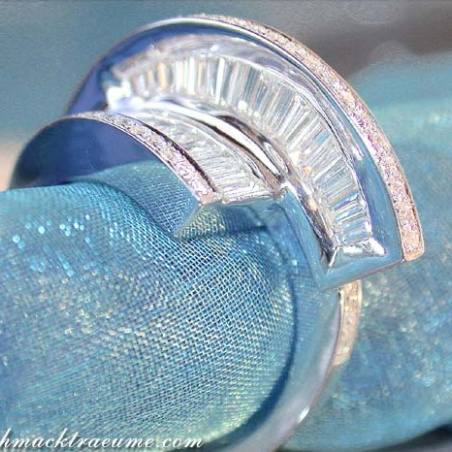 Terrific Diamond Ring in White gold 18k