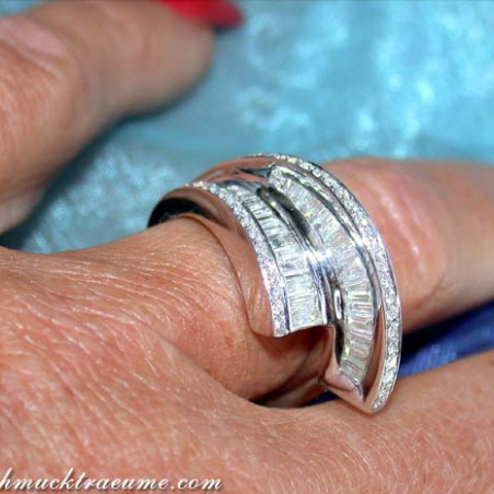 Terrific Diamond Ring in White gold 18k