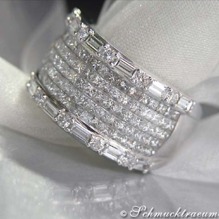 Luxurious Diamond Band with Princess Diamonds (3,04 ct.)