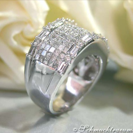 Luxurious Diamond Band with Princess Diamonds (3,04 ct.)
