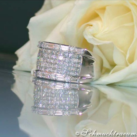 Luxurious Diamond Band with Princess Diamonds (3,04 ct.)