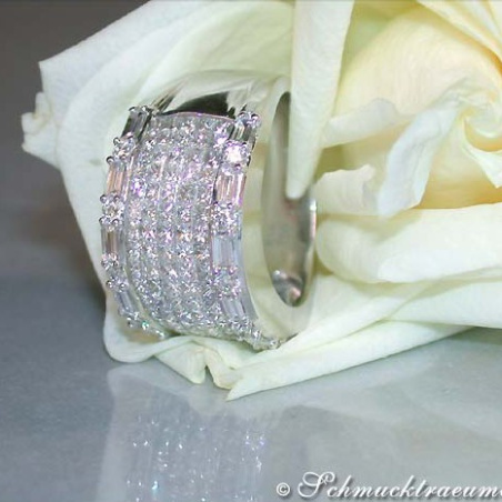 Luxurious Diamond Band with Princess Diamonds (3,04 ct.)