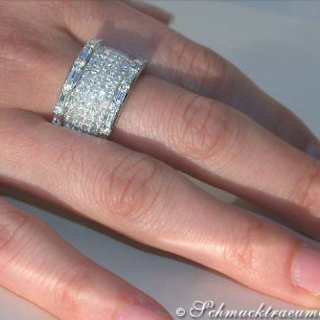 Luxurious Diamond Band with Princess Diamonds (3,04 ct.)