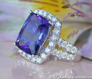 Excellent Tanzanite Diamond Ring