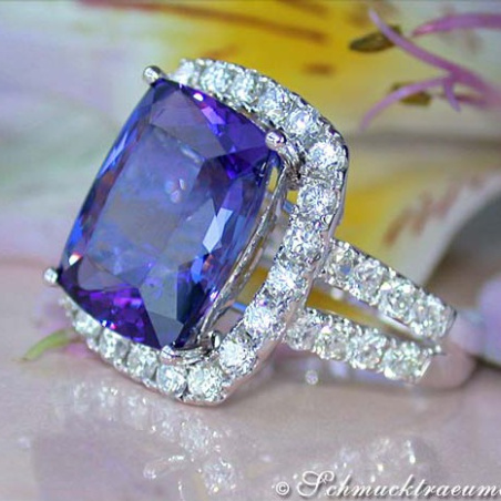 Excellent Tanzanite Diamond Ring
